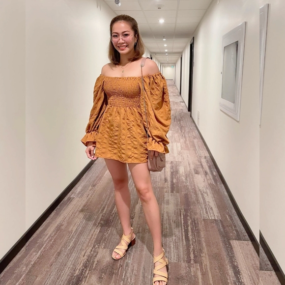 Meet your Posher, Tracy mai - Picture 1 of 1